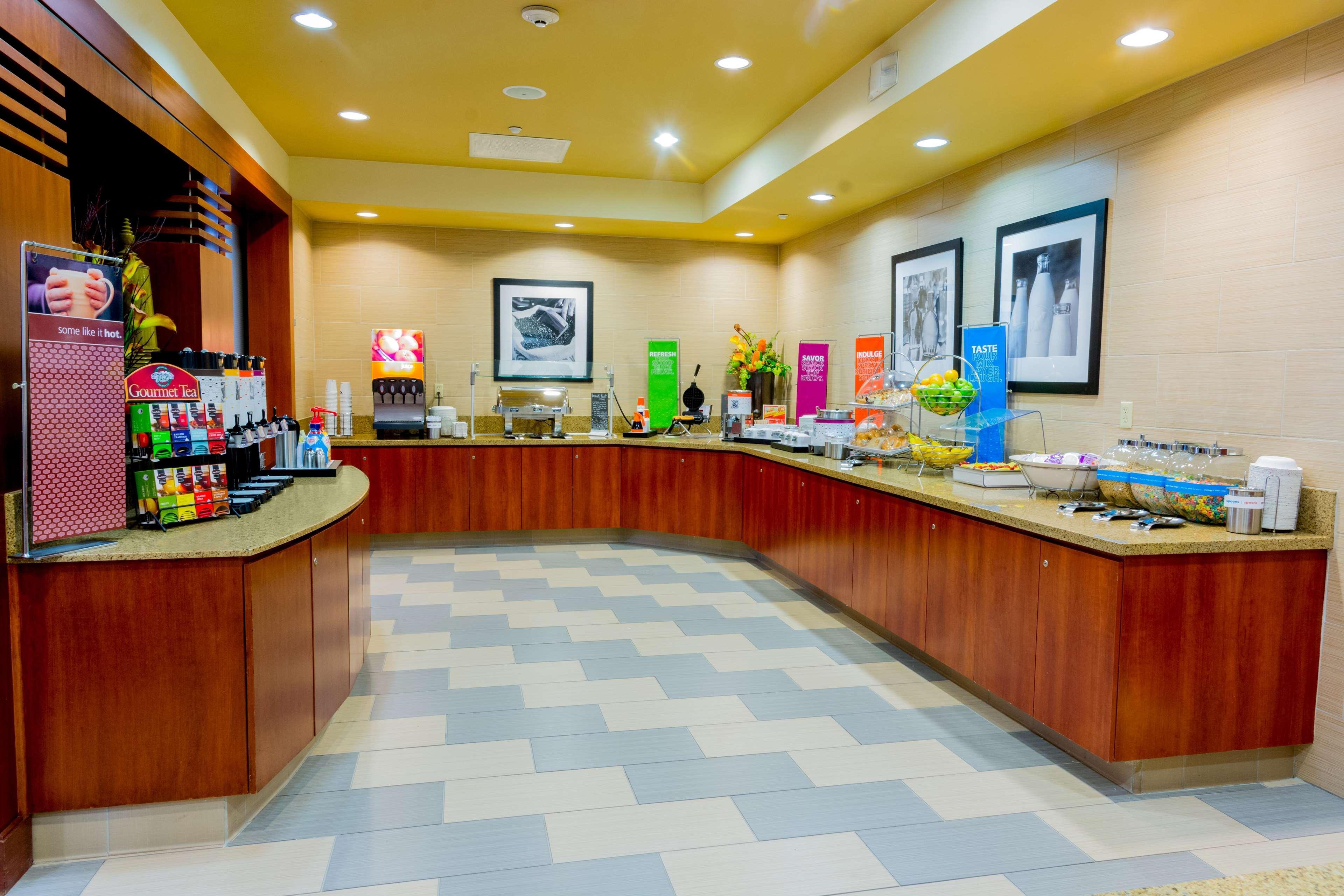 Hampton Inn & Suites Riverside/Corona East Zewnętrze zdjęcie