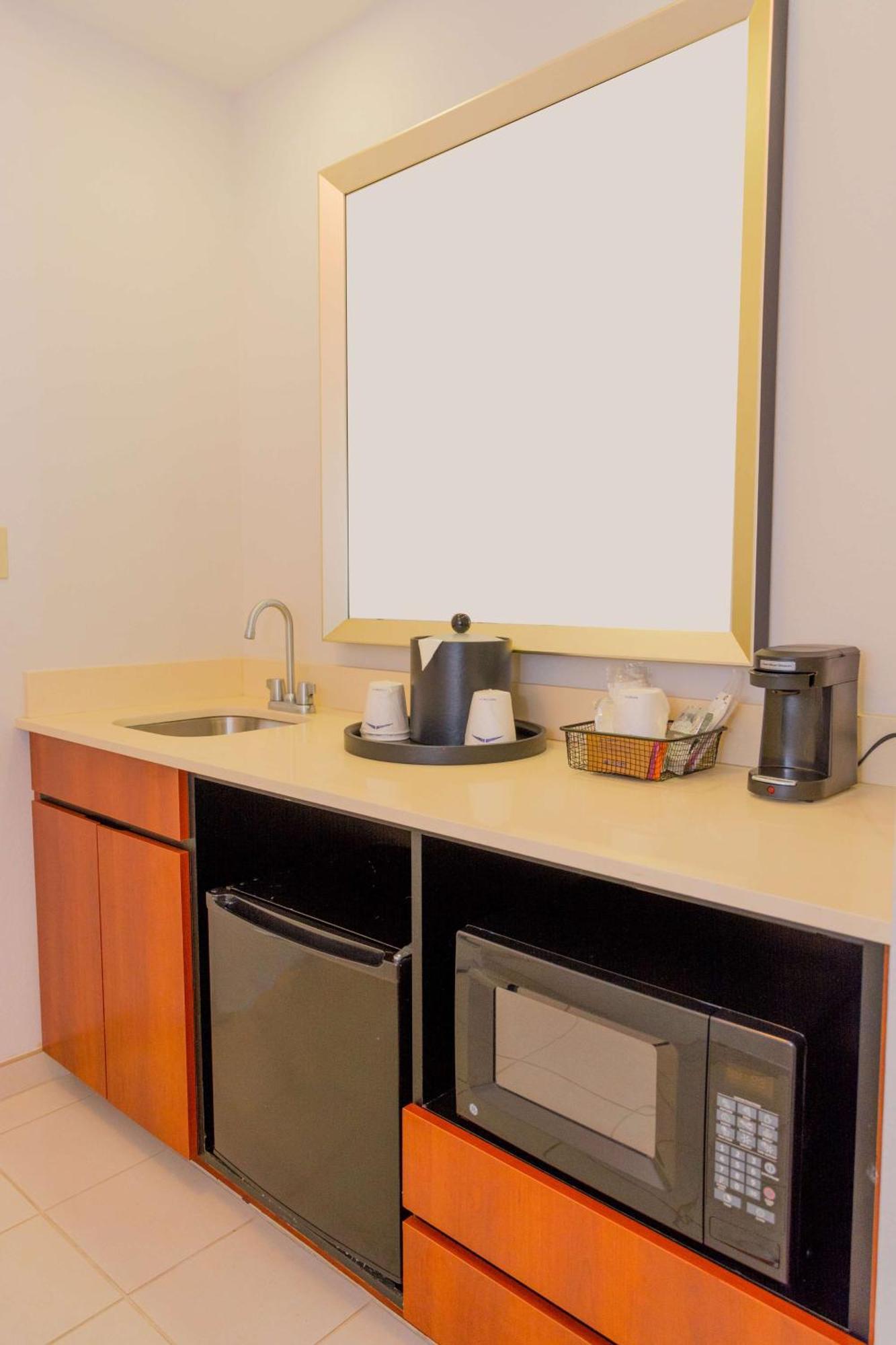 Hampton Inn & Suites Riverside/Corona East Zewnętrze zdjęcie